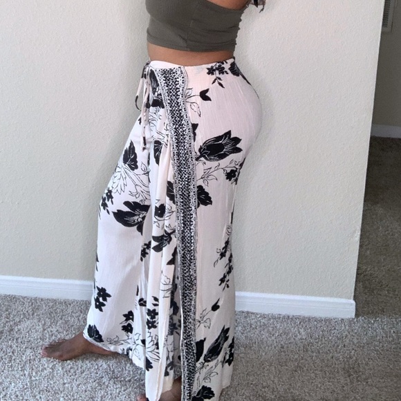 SOLD Billabong Adventure Beige Print Wrap Pants - Picture 5 of 5